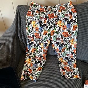 Peck & Peck capris size 16. Like new.